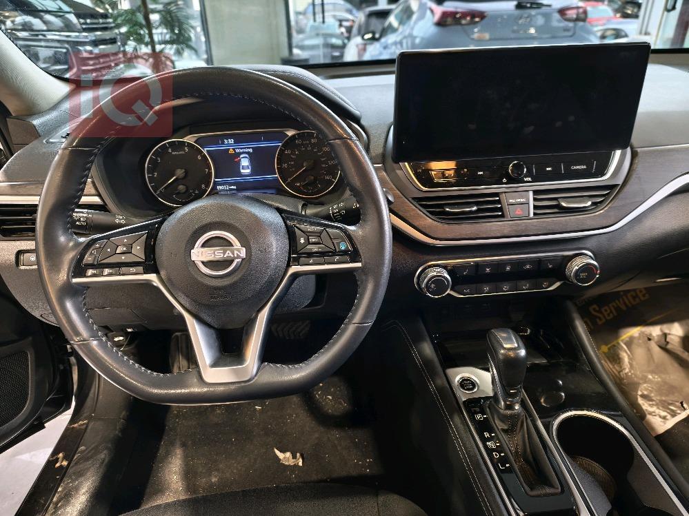 نيسان ألتيما